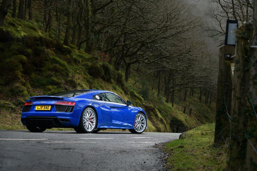  Audi R8 V10 RWS 2018 года  (UK) (фото 29 из 40)